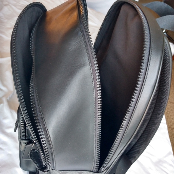 COACH authentic leather knapsack - Picture 7 of 8